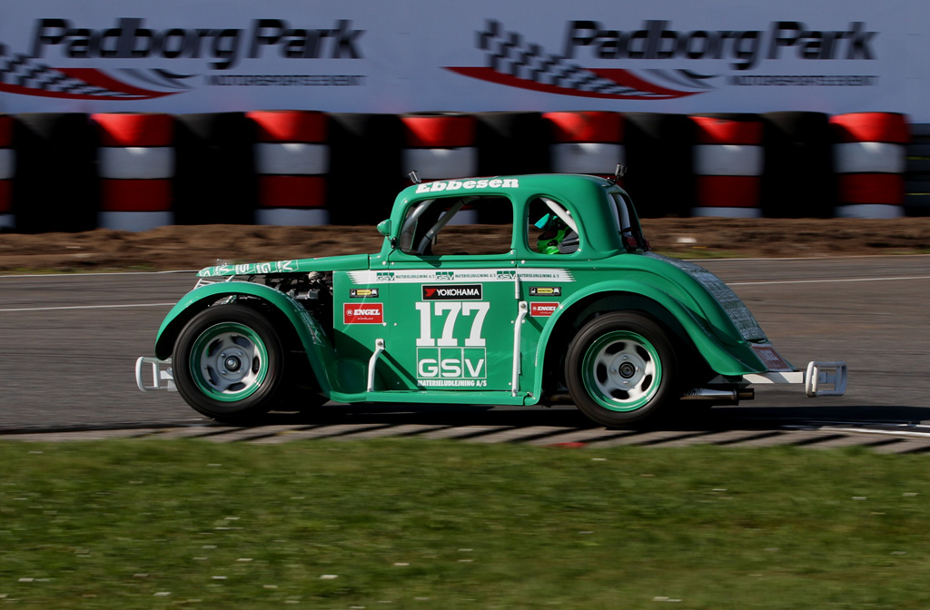 Lars Ebbesen vinder løb 3
(Foto: Motorsporten.dk)